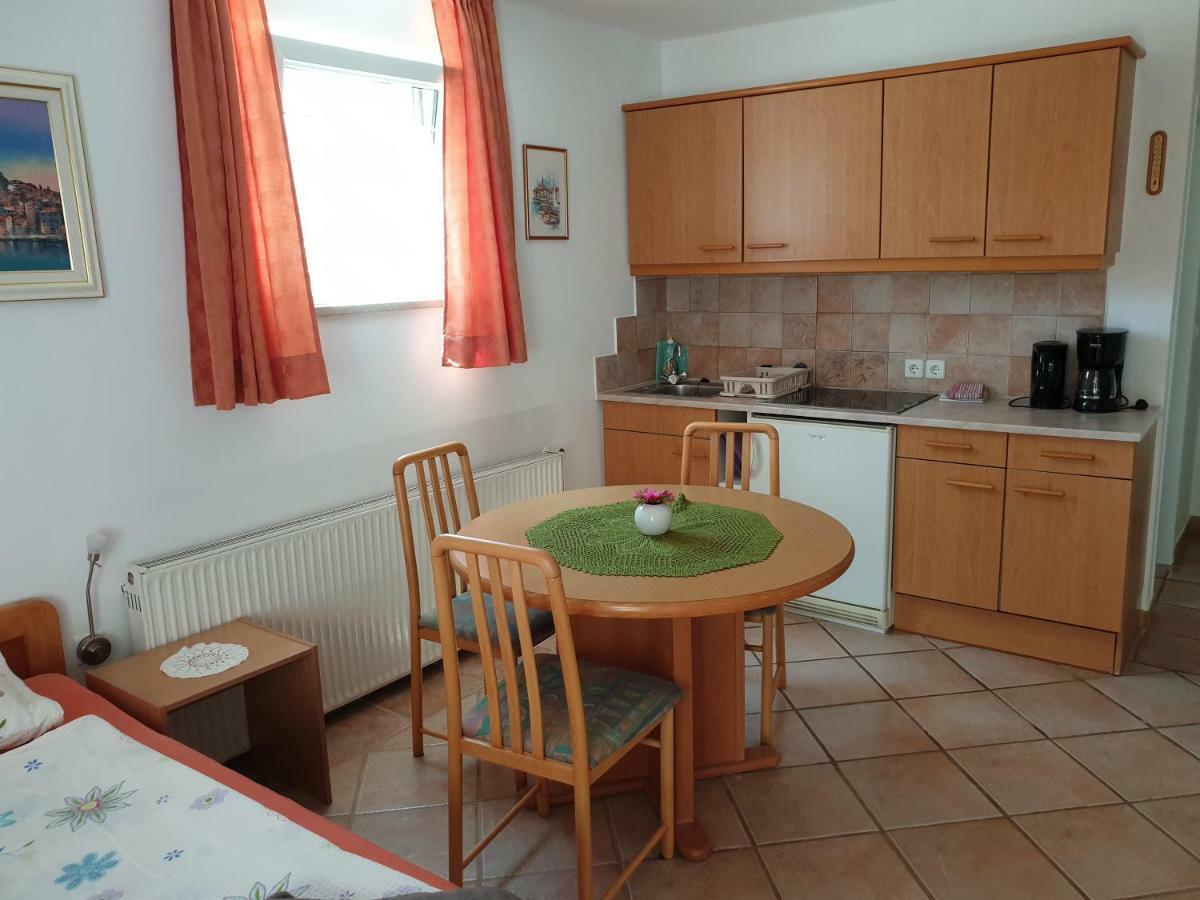 Apartmenthaus Fa Rovinj Buitenkant foto